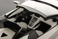 MR Collection 2013 Lamborghini Lamborghini Aventador LP700-4 Roadster - CANOPUS WHITE - Canopus White