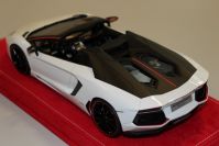 MR Collection 2015 Lamborghini Lamborghini Aventador LP 700-4 Roadster PI White Isis