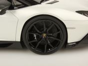 MR Collection 2013 Lamborghini Lamborghini Aventador LP720-4 Roadster - CANOPUS WHITE - Canopus White