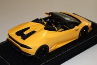 MR Collection 2015 Lamborghini Lamborghini Huracan Spyder - GIALLO MIDAS - Midas Yellow