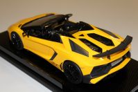 MR Collection 2015 Lamborghini Lamborghini Aventador LP750-4 Roadster SV - GIALLO ORION - Orion Yellow