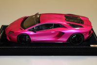 MR Collection  Lamborghini Lamborghini Aventador S - PINK FLASH / BLACK - Pink Flash
