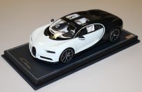 Bugatti Chiron SKY View - WHITE / LAKE BLUE MET -- [sold out]