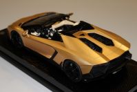 MR Collection  Lamborghini Lamborghini Aventador Roadster LP720-4 - GOLD - Luxury Gold