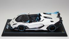 MR Collection  Lamborghini Lamborghini SC20 - WHITE GLOSS - White / Blue